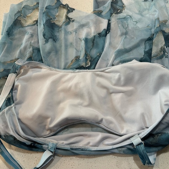 Elegant Blue Women's SWIM TOP. SEXY TOP CAN GO WITH SHORTS/SKIRT/OR IN THE POOL. - Picture 9 of 12